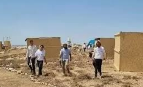 مستعمرون يقتحمون موقع تل معين الأثري ويدمرون محاصيل زراعية في مسافر يطا